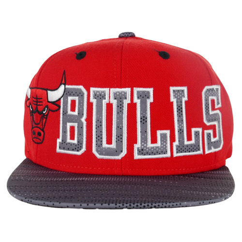 Czapka z daszkiem Adidas Chicago Bulls Flat-Brim Cap unisex sportowa